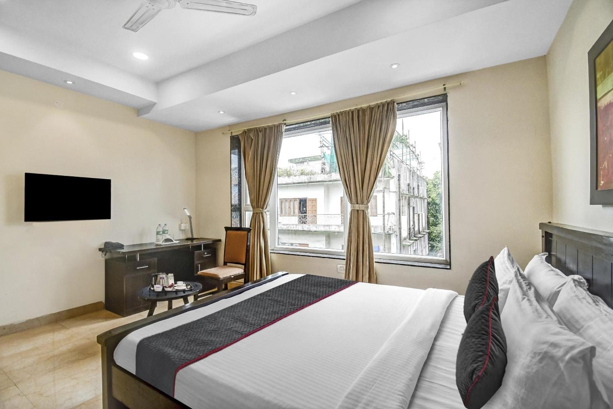 Super Townhouse All In One Kolkata Bagian luar foto
