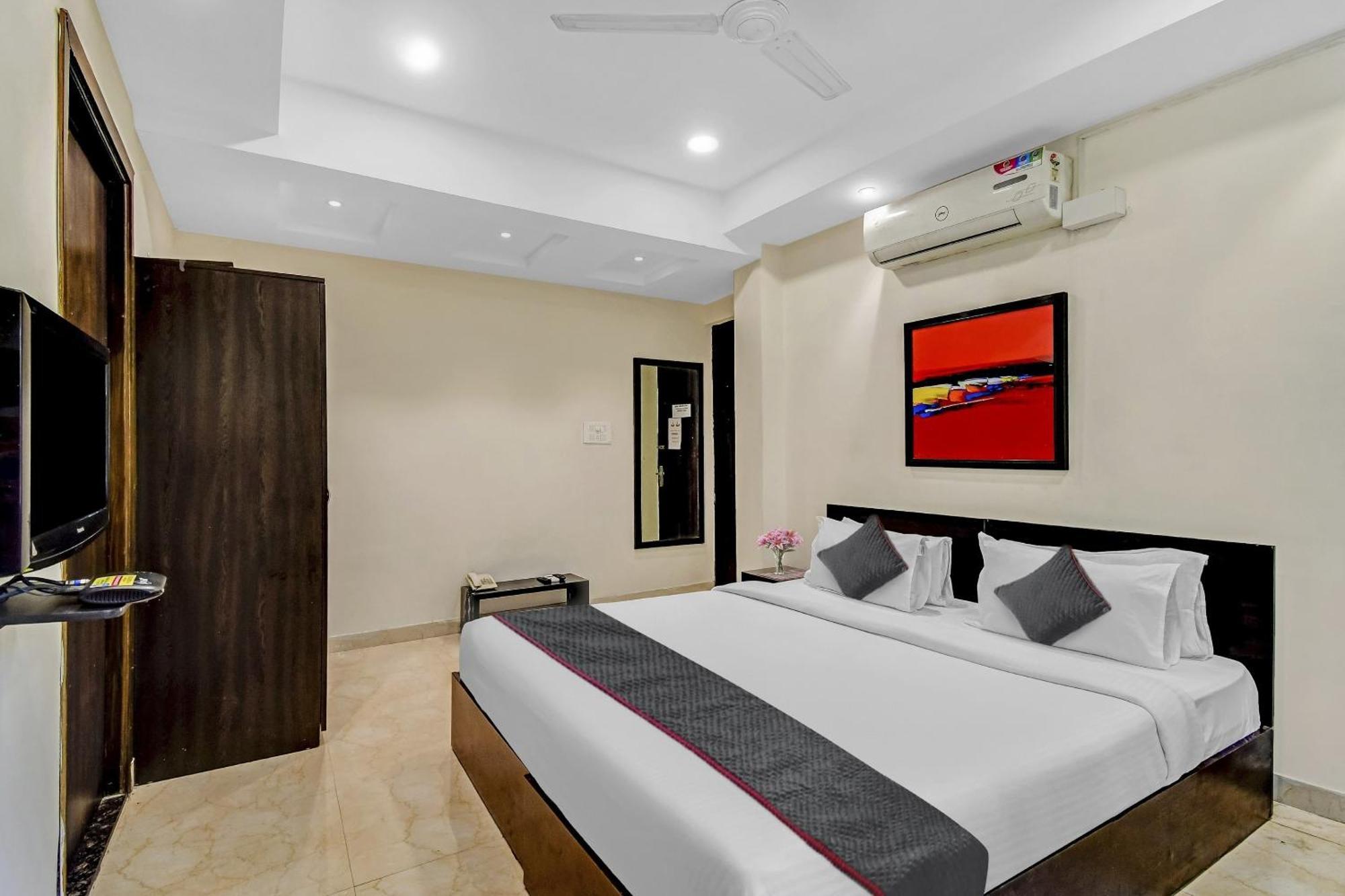 Super Townhouse All In One Kolkata Bagian luar foto
