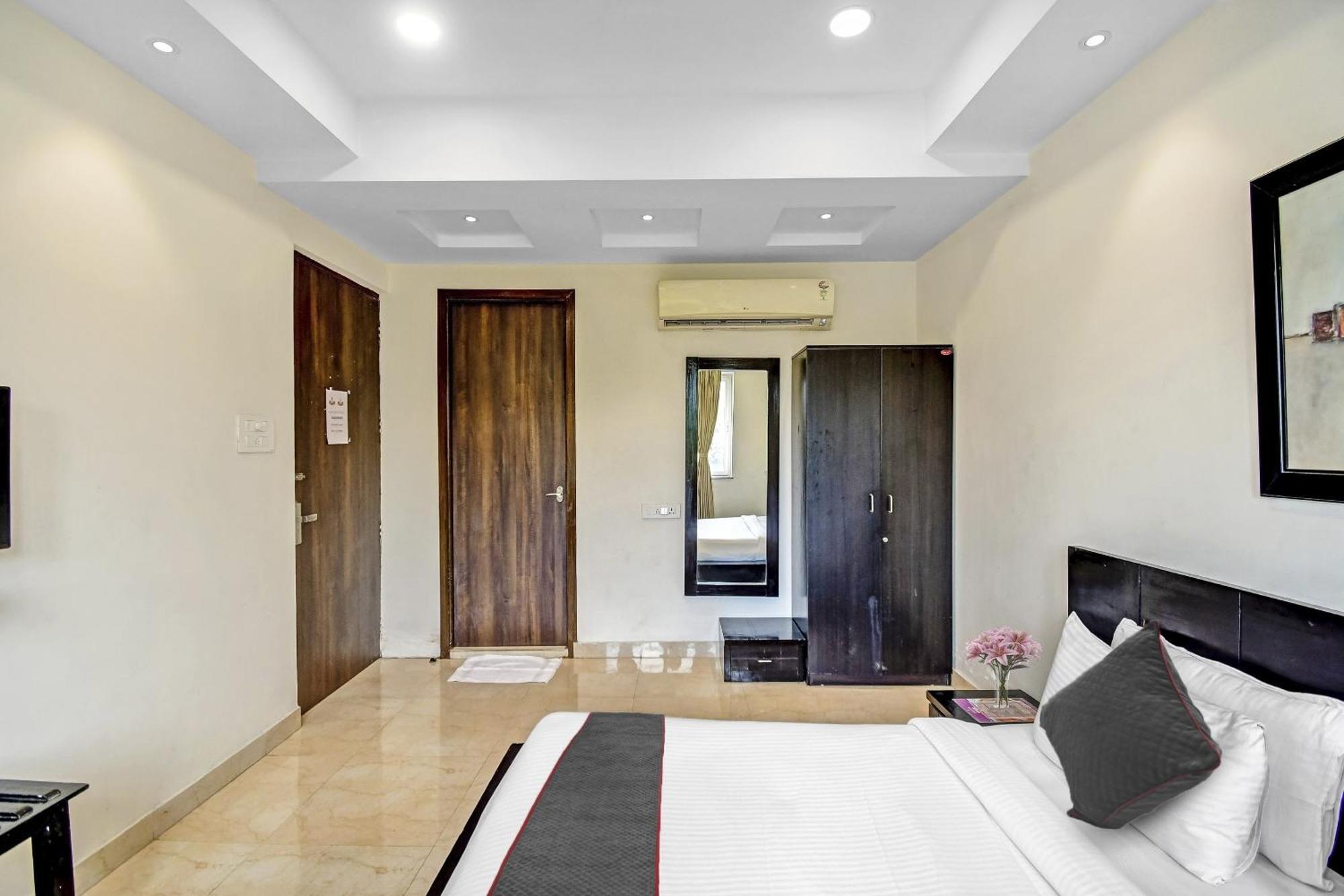Super Townhouse All In One Kolkata Bagian luar foto