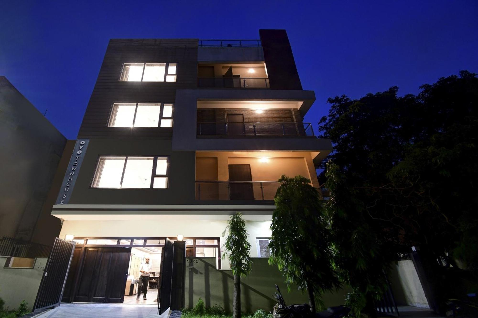 Super Townhouse All In One Kolkata Bagian luar foto