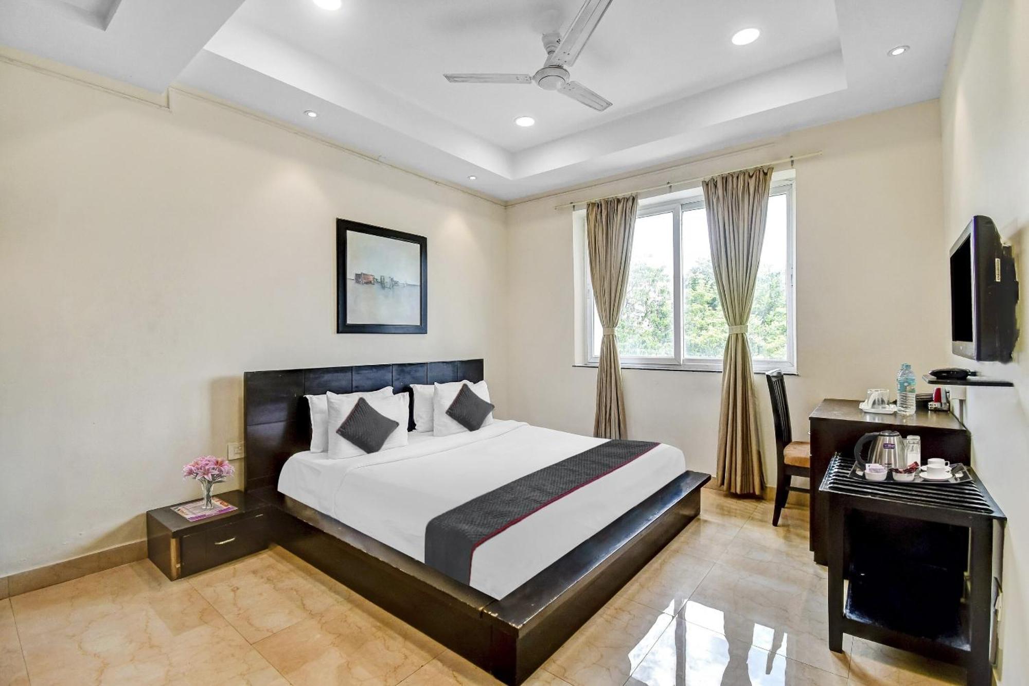 Super Townhouse All In One Kolkata Bagian luar foto
